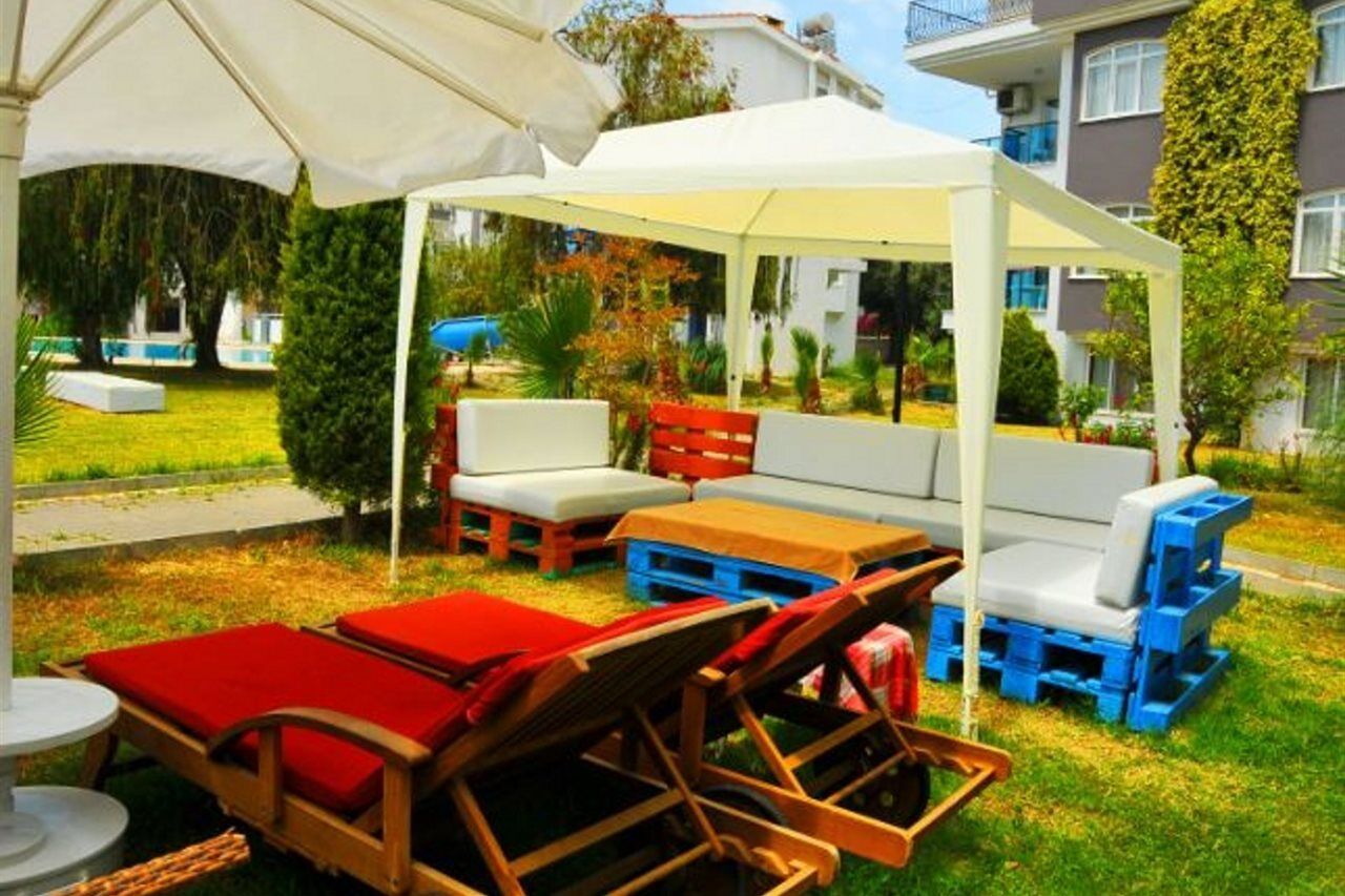 Side Suite Hotel Exterior photo